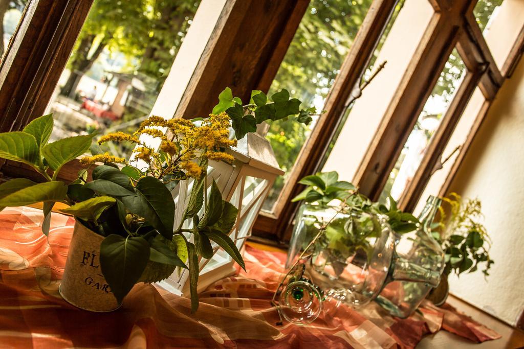 Hotel Leyscher Hof Leutesdorf エクステリア 写真