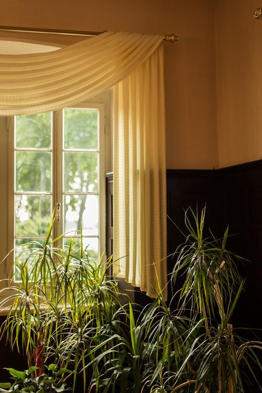 Hotel Leyscher Hof Leutesdorf エクステリア 写真