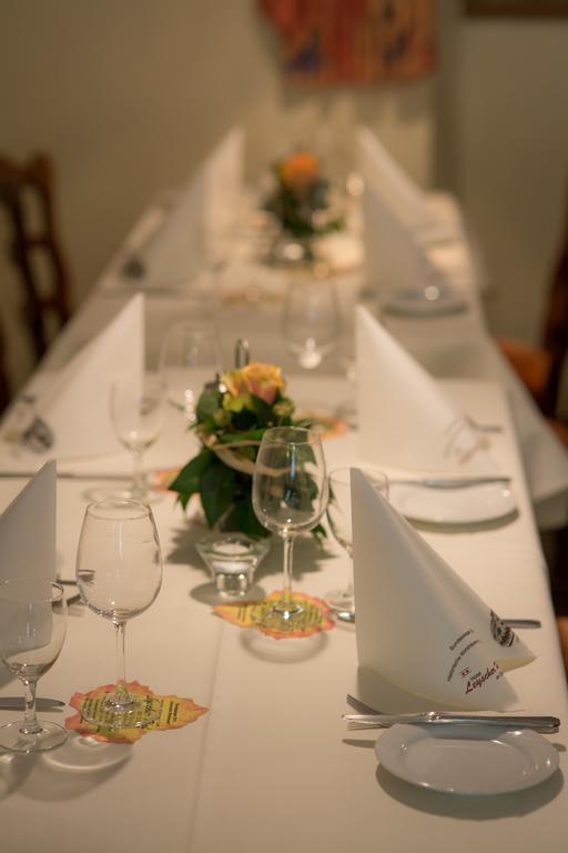 Hotel Leyscher Hof Leutesdorf エクステリア 写真
