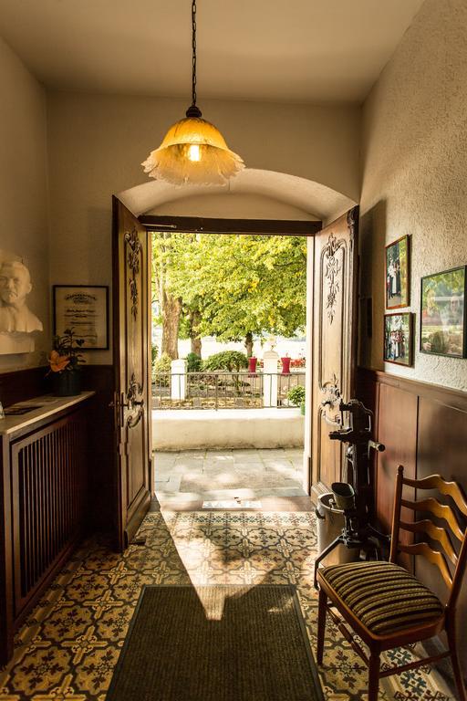Hotel Leyscher Hof Leutesdorf エクステリア 写真